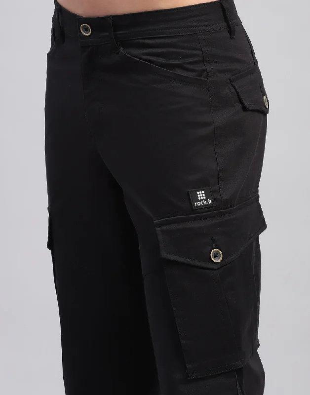 Men Black Solid Regular Fit Cargo