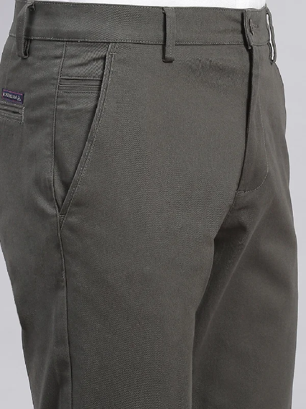 Men Olive Solid Regular Fit Trousers