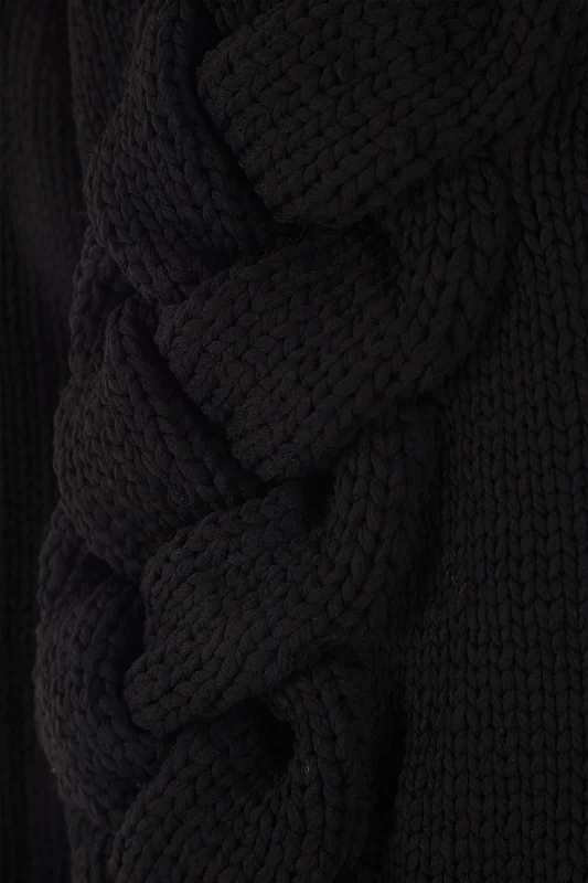 cable-detailed knit pullover